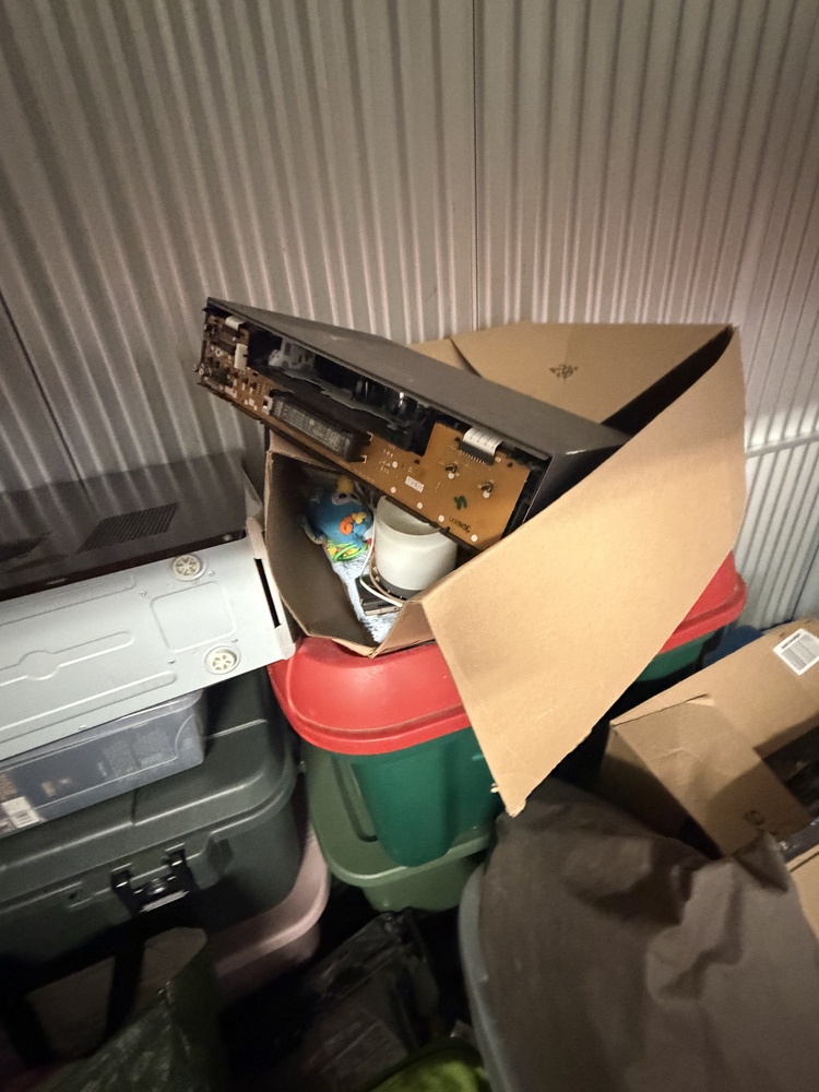 3004 - StorageMart St Thomas  auction IB-6803 40
