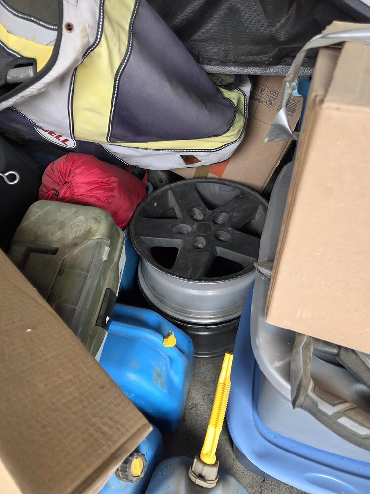 3310 - StorageMart Yellowhead Hwy & Winterburn  auction IB-8793 40