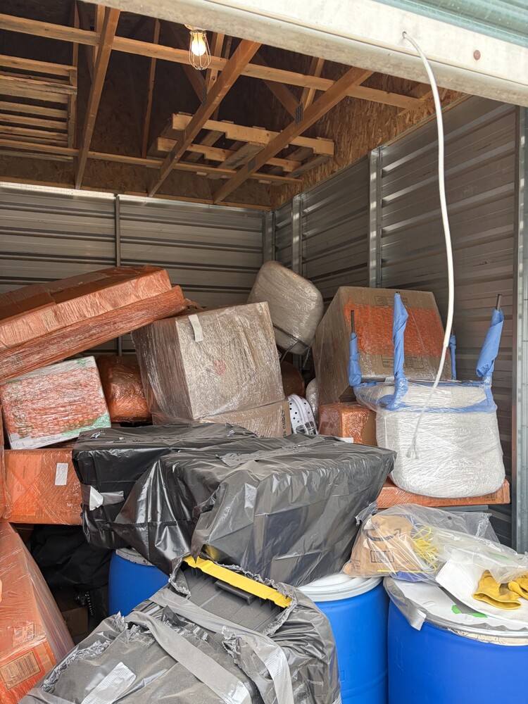 3307-StorageMart 52nd and Peigan Trail  auction IB-3924 10