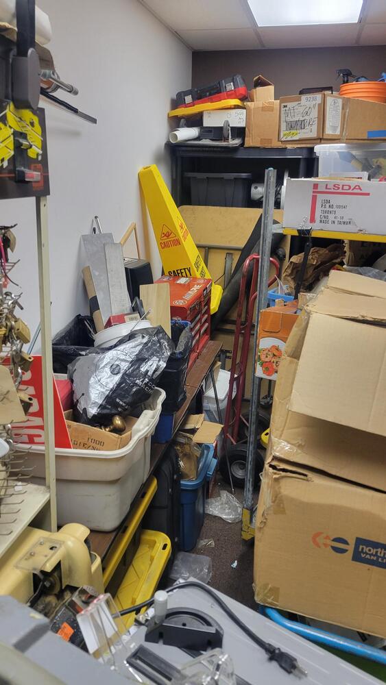 3021 - StorageMart OConnor Drive Toronto  auction IB-7738 20