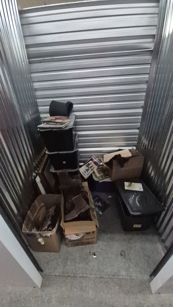 XYZ Storage - Laird  auction IB-2040