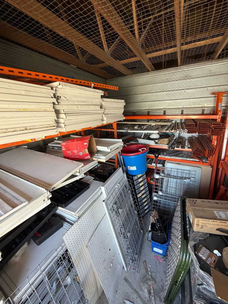 3009 - StorageMart Guided Crt  auction IB-9004