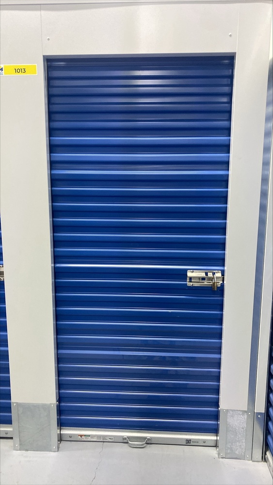 Montreal Mini-Storage - Varennes  auction IB-5579