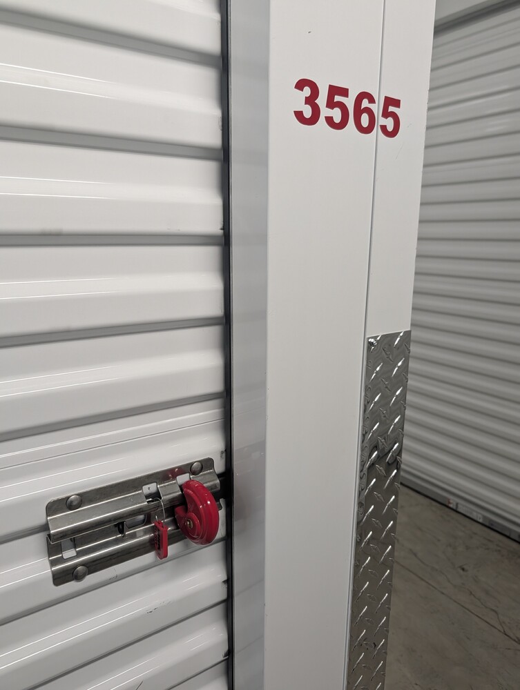 1-800-Self-Storage.com on Maple Rd, Troy  auction IB-8609