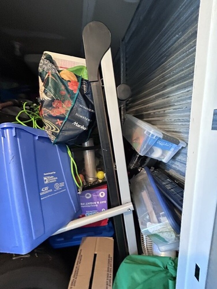 3032 -StorageMart  Ajax  auction IB-5008 20