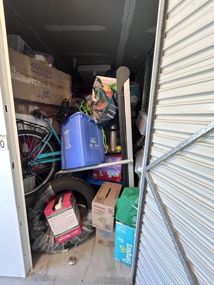 3032 -StorageMart  Ajax  auction IB-5008