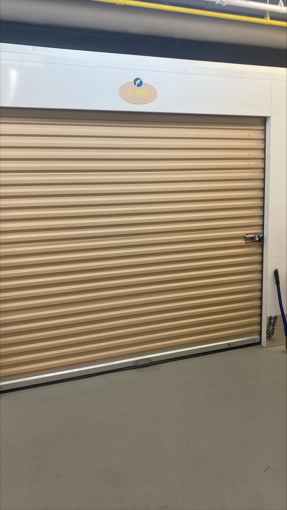 Montreal Mini-Storage - Dollard  auction IB-8542 80