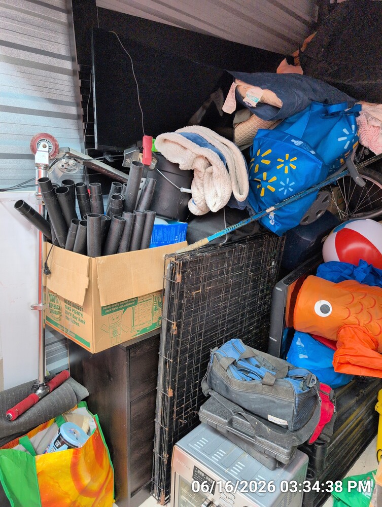 Storage of Barton St  auction IB-9965 20