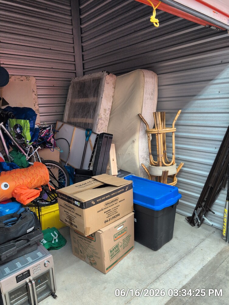 Storage of Barton St  auction IB-9965 40