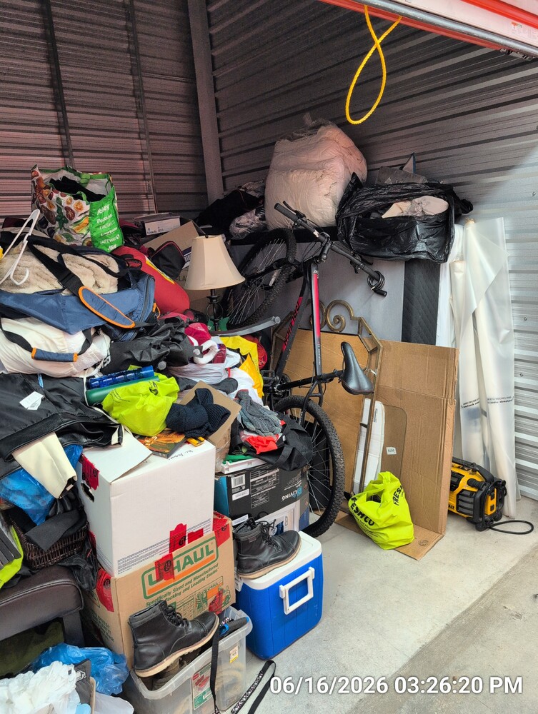 Storage of Barton St  auction IB-8629 40