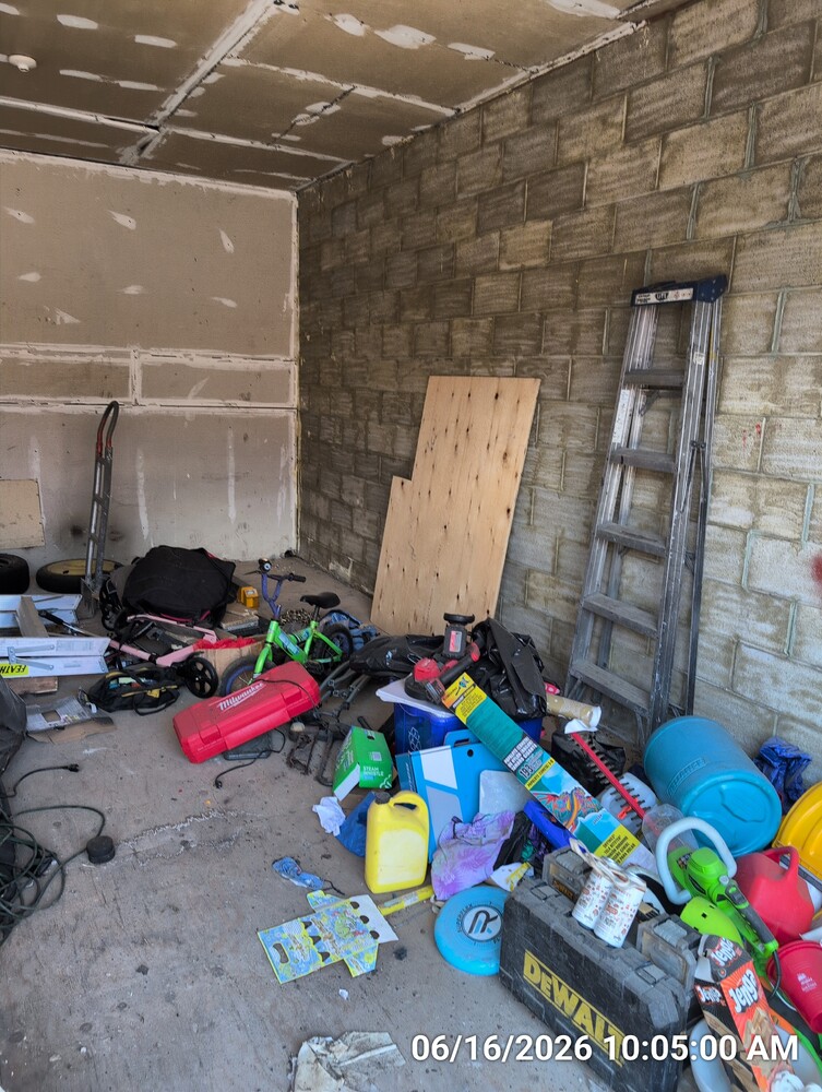 Storage of Stoney Creek  auction IB-4538 10