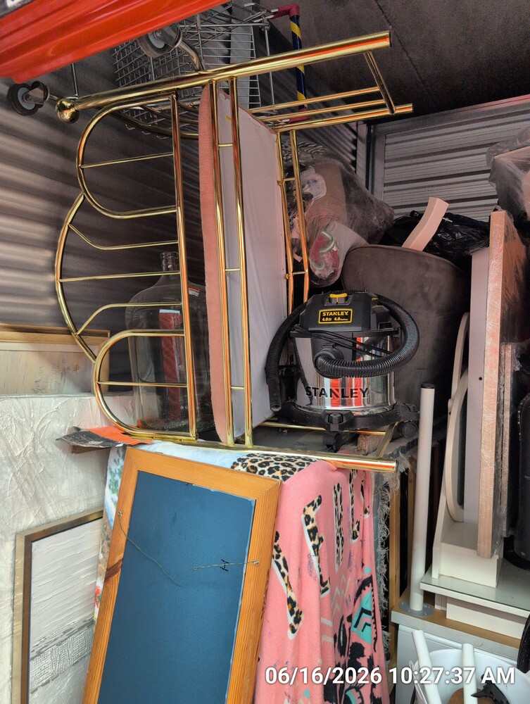 Storage of Stoney Creek  auction IB-4233 60