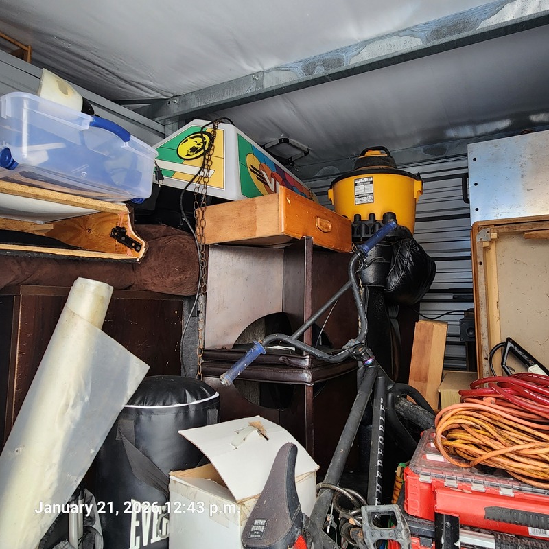 Moving & Storage at Confederation St  auction IB-3667 40