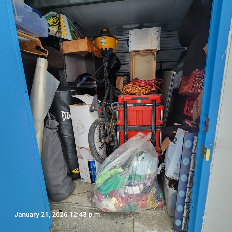Moving & Storage at Confederation St  auction IB-3667 60