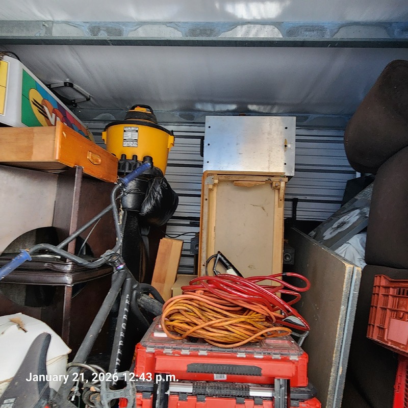 Moving & Storage at Confederation St  auction IB-3667 70