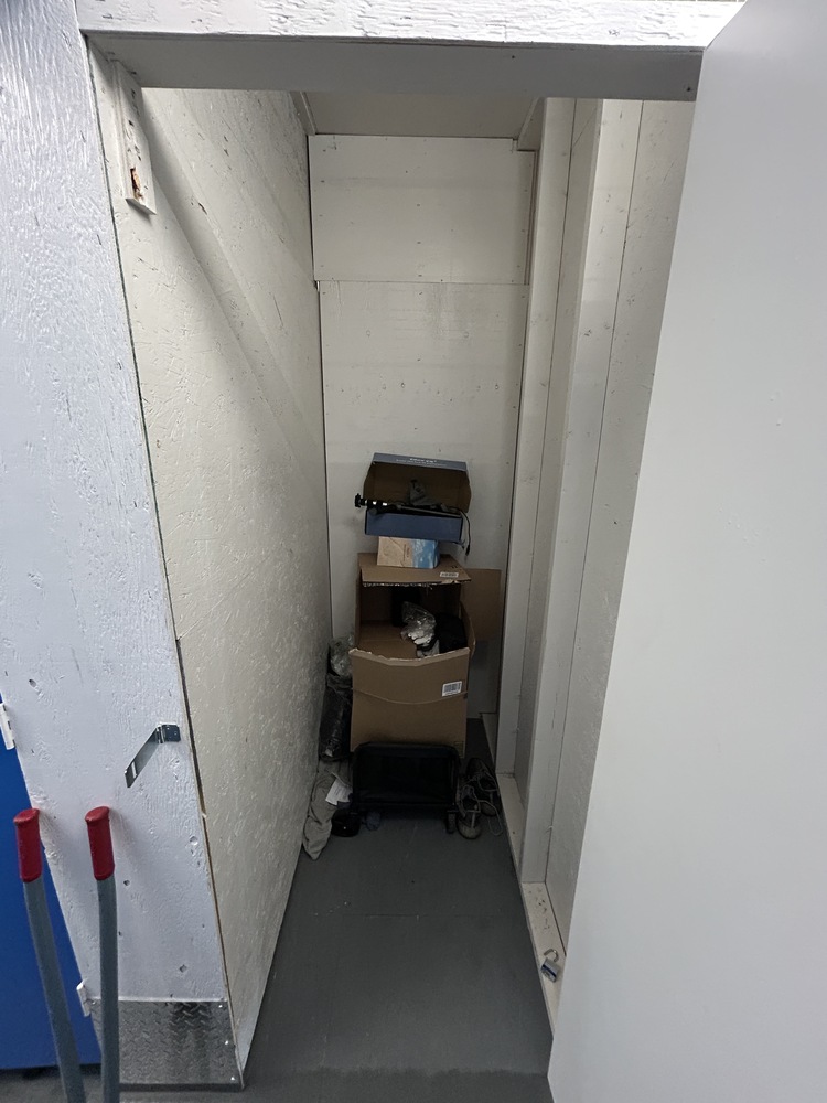 Storguard - Yaletown Mini Storage  auction IB-8402 10