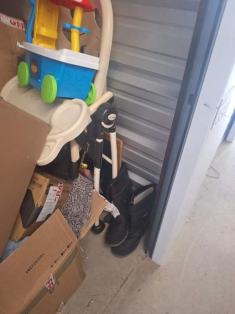 2771 -StorageMart  Wonderland Road North  auction IB-1693 40
