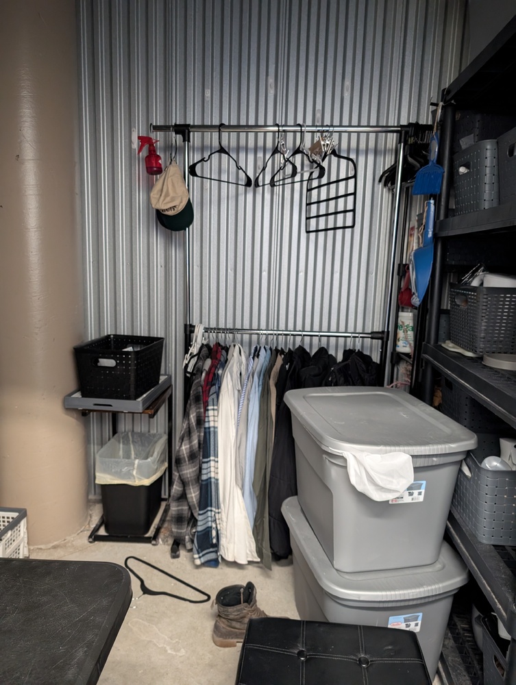 3002 -StorageMart  Wonderland Rd S  auction IB-4775 10
