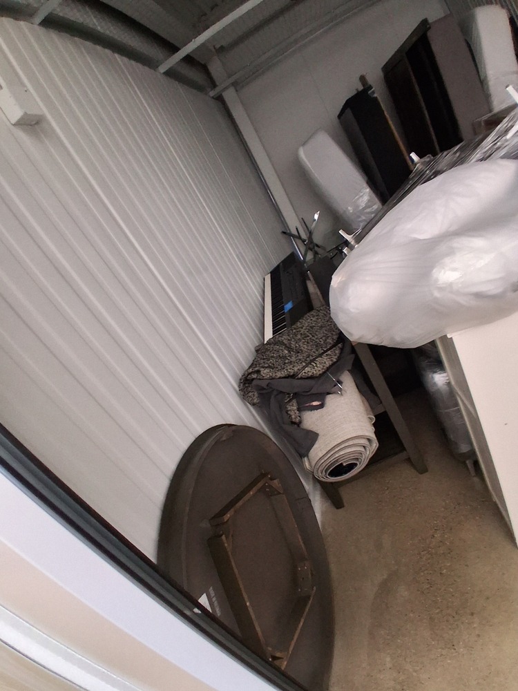 1-800-Self-Storage.com on Maple Rd, Troy  auction IB-7186 30