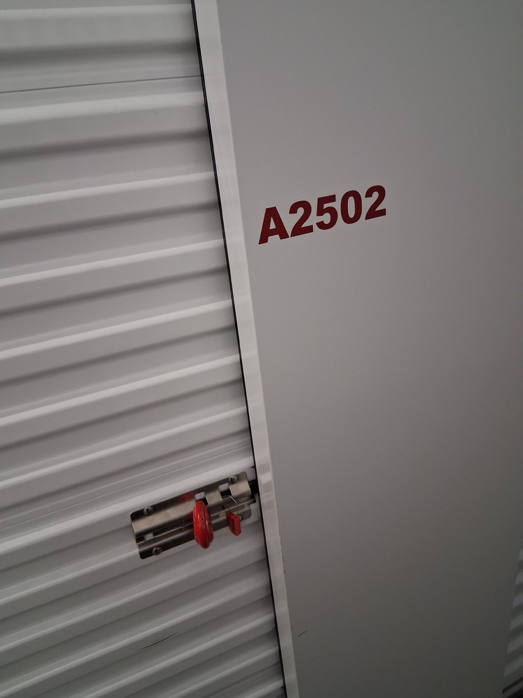 1-800-Self-Storage.com on Maple Rd, Troy  auction IB-7186 50