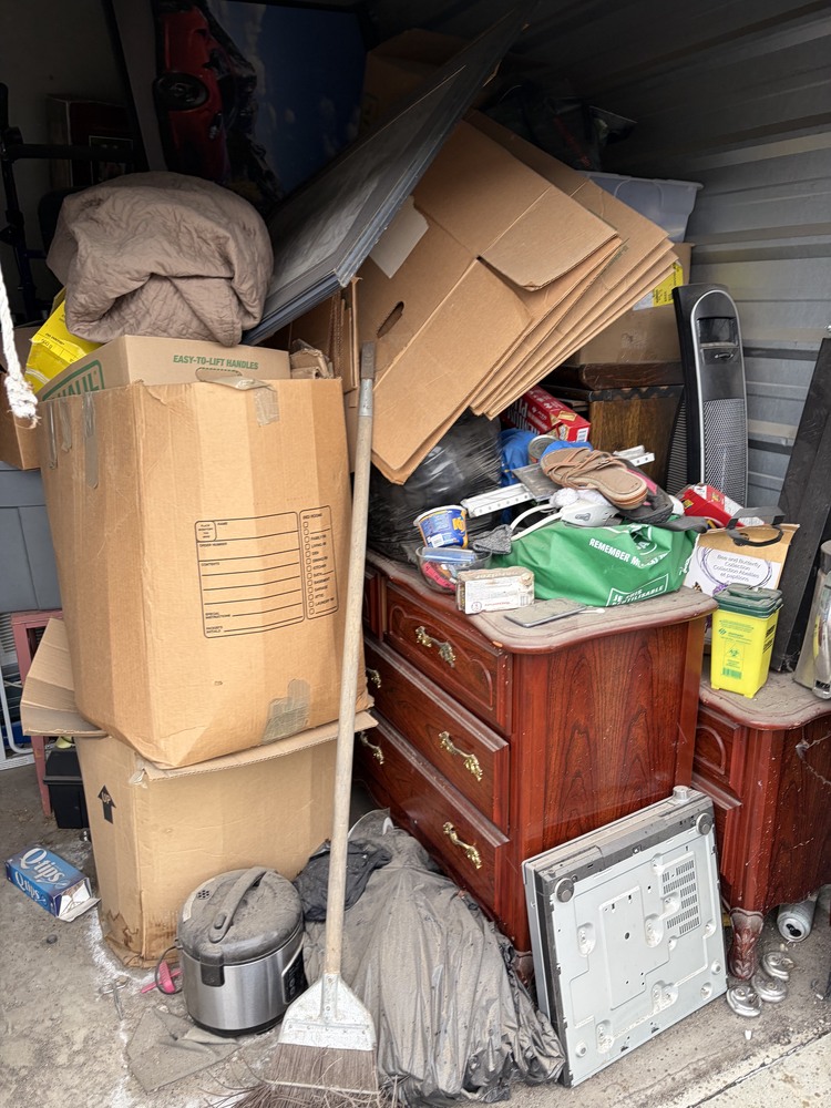 3307-StorageMart 52nd and Peigan Trail  auction IB-6253