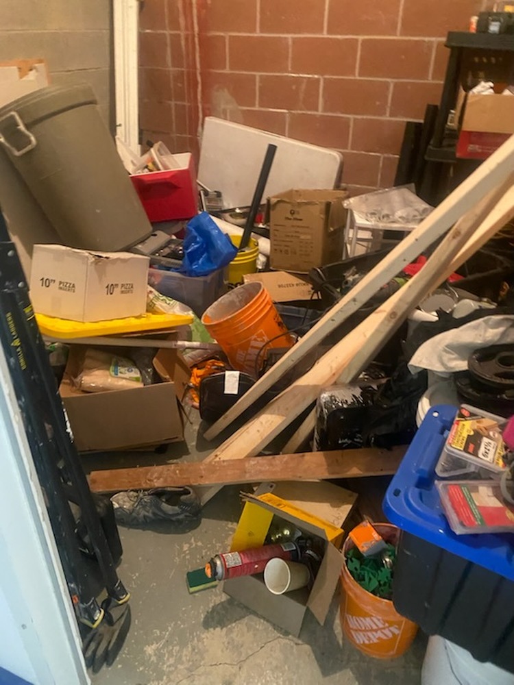 3033 -StorageMart  Pickering   auction IB-5657 10