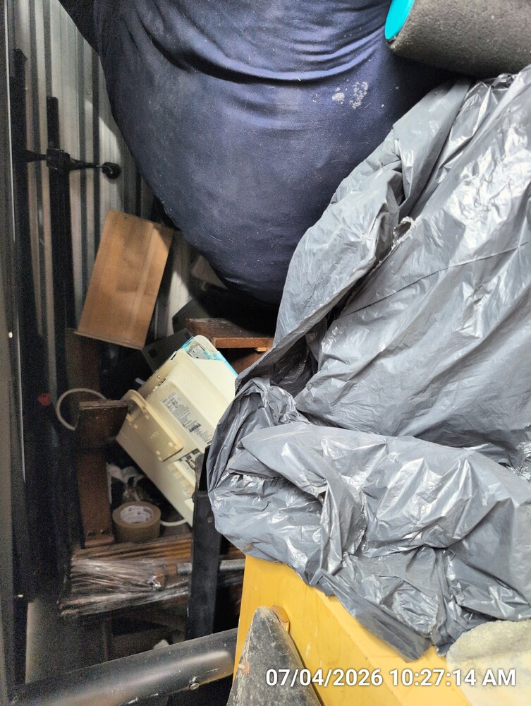 Storage of Hamilton  auction IB-4142 60