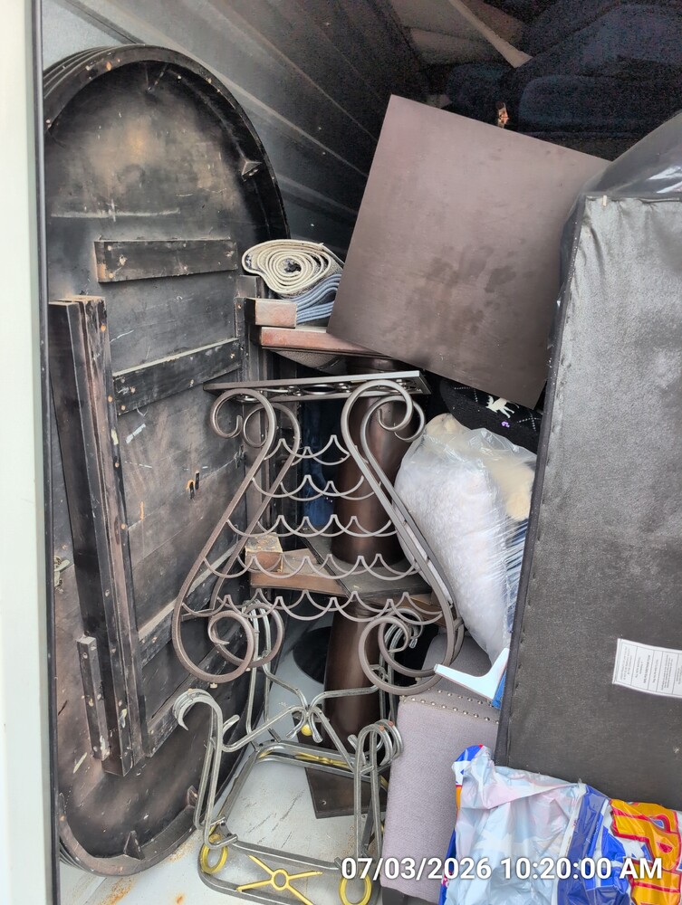 Storage of Welland Ave  auction IB-4276 10