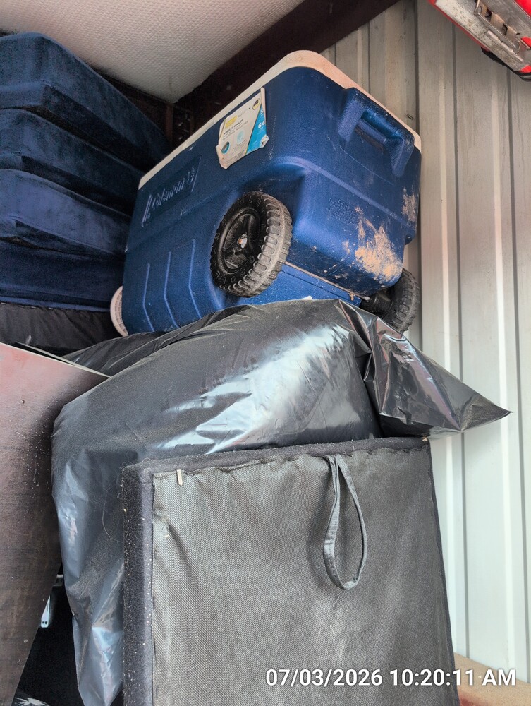Storage of Welland Ave  auction IB-4276 60