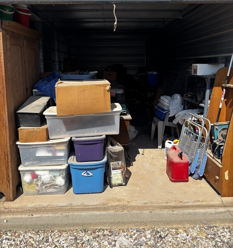 Bradley Storage  auction IB-5674