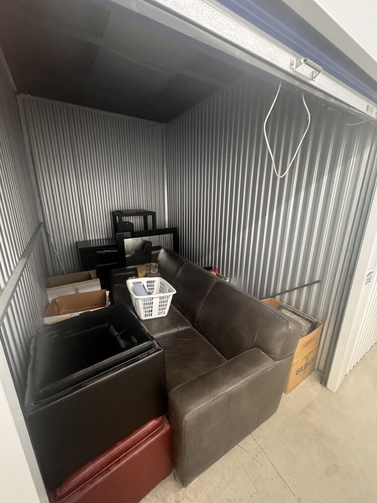 3013 - StorageMart Todd Baylis Blvd Toronto  auction IB-6553