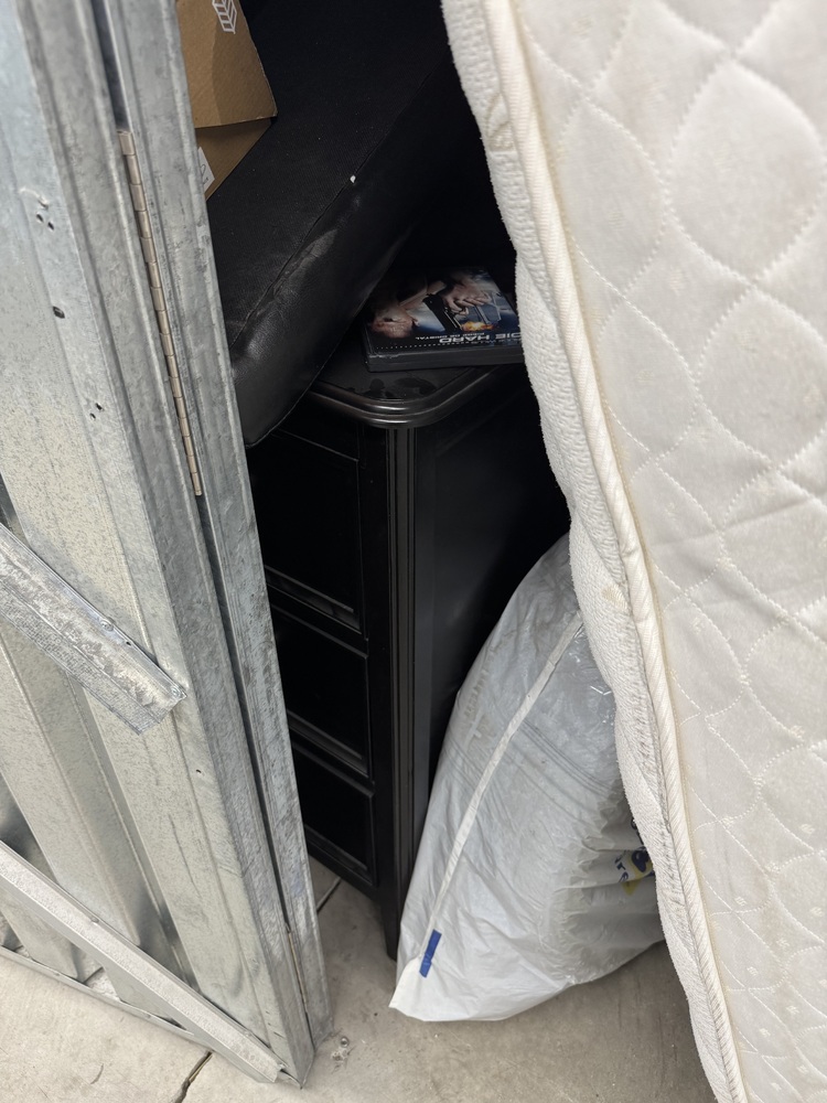 Space Centre Storage  auction IB-5477 50