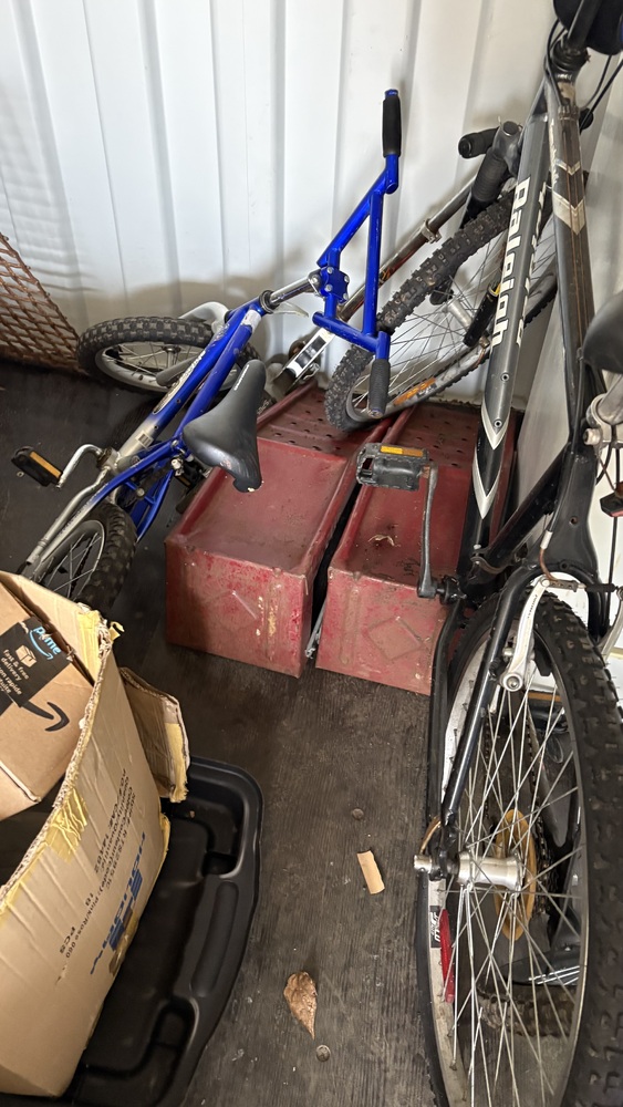 Secure-Rite Mobile Storage - Surrey Yard  auction IB-6094 20