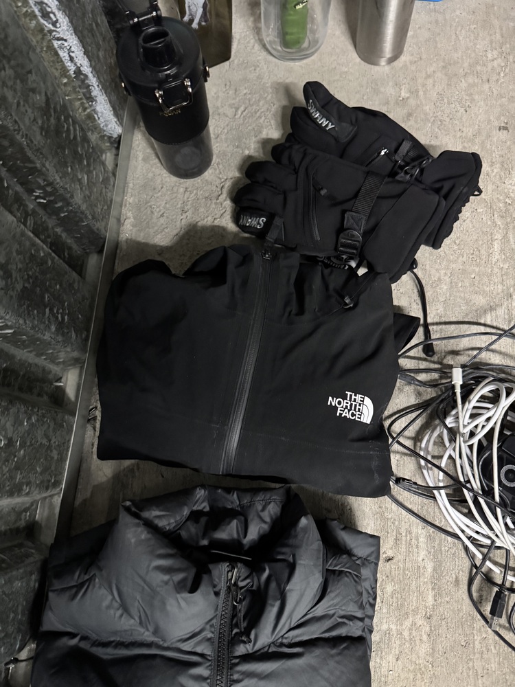 Space Centre Storage  auction IB-4046 10