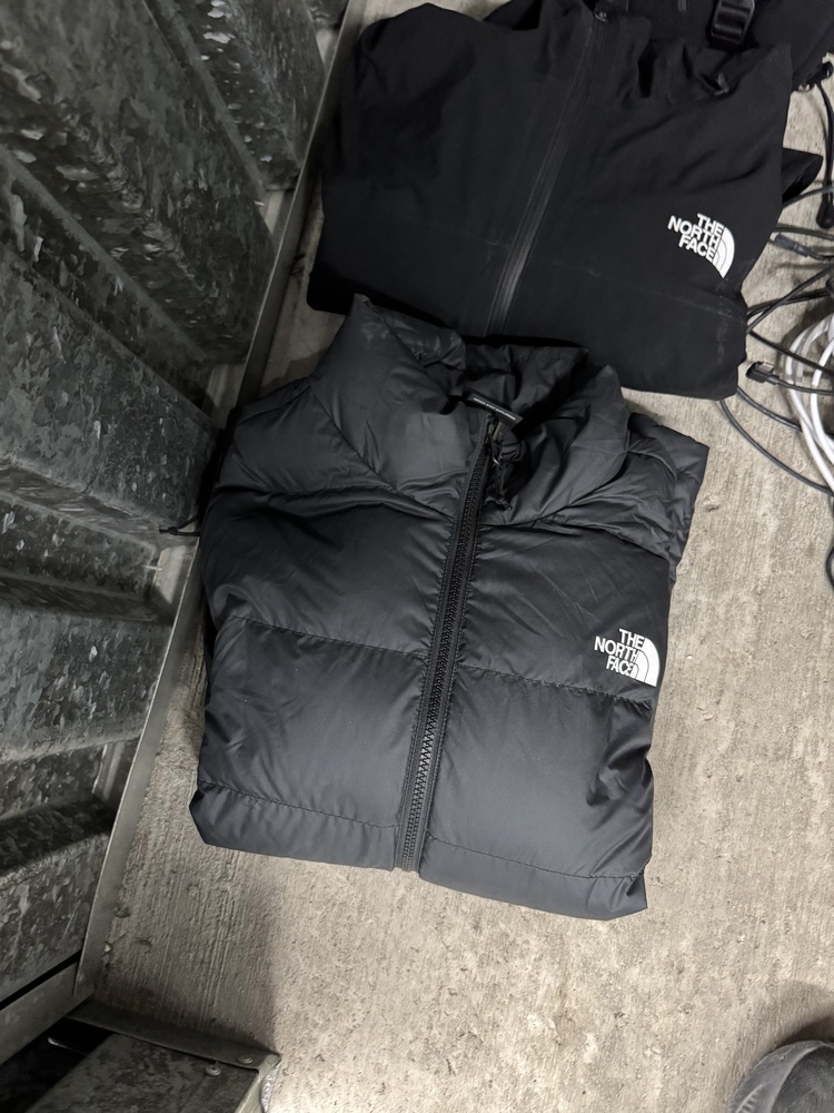 Space Centre Storage  auction IB-4046 40