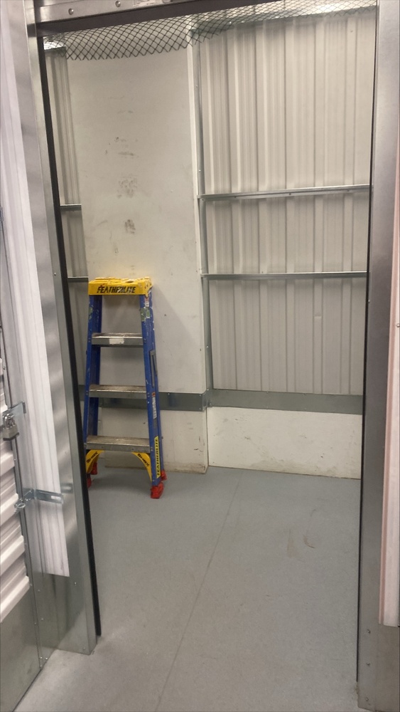 Montreal Mini-Storage - Dollard  auction IB-9386 30