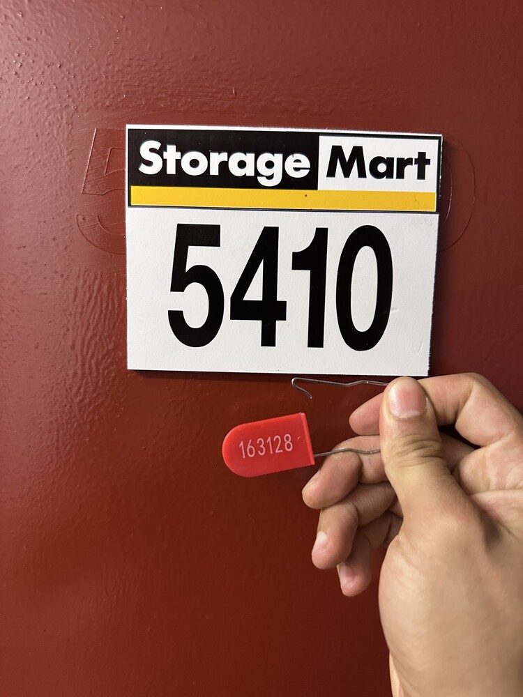 3106 - StorageMart St-Hubert  auction IB-2329