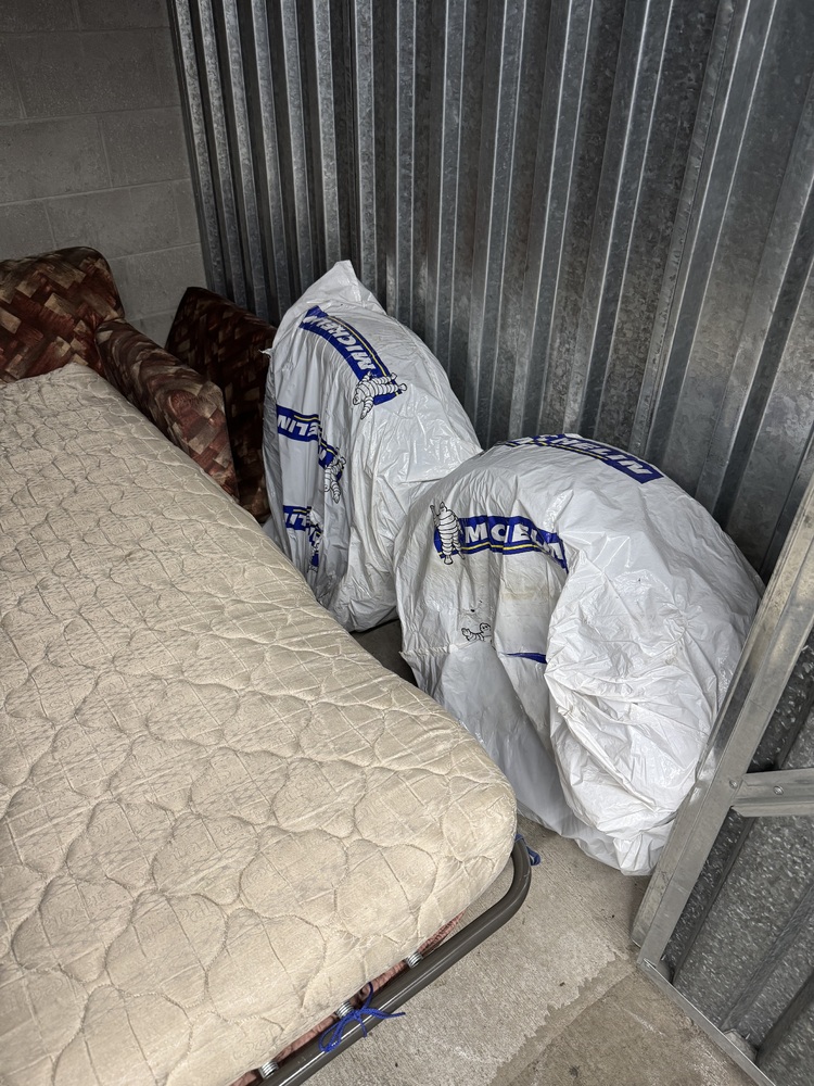 Space Centre Storage  auction IB-8509 20