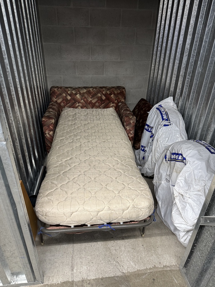 Space Centre Storage  auction IB-8509 30