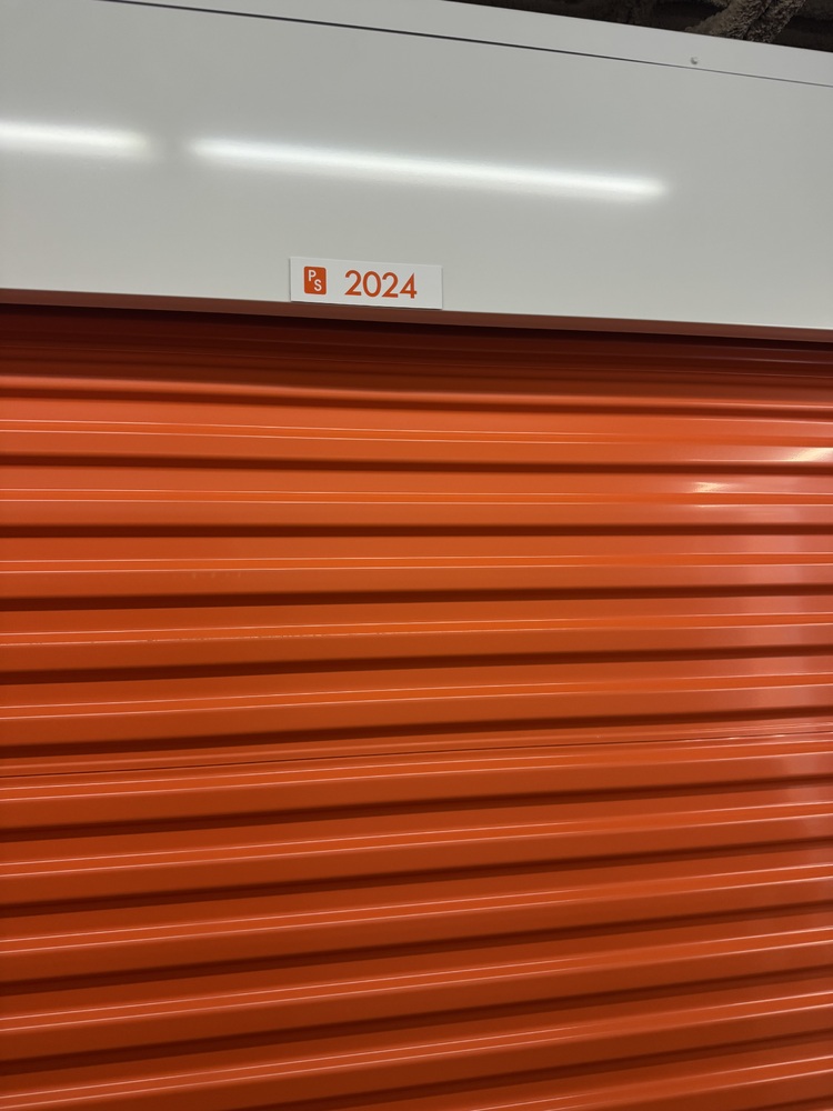 Public Storage P0047 -Autoroute Chomedey  auction IB-5058