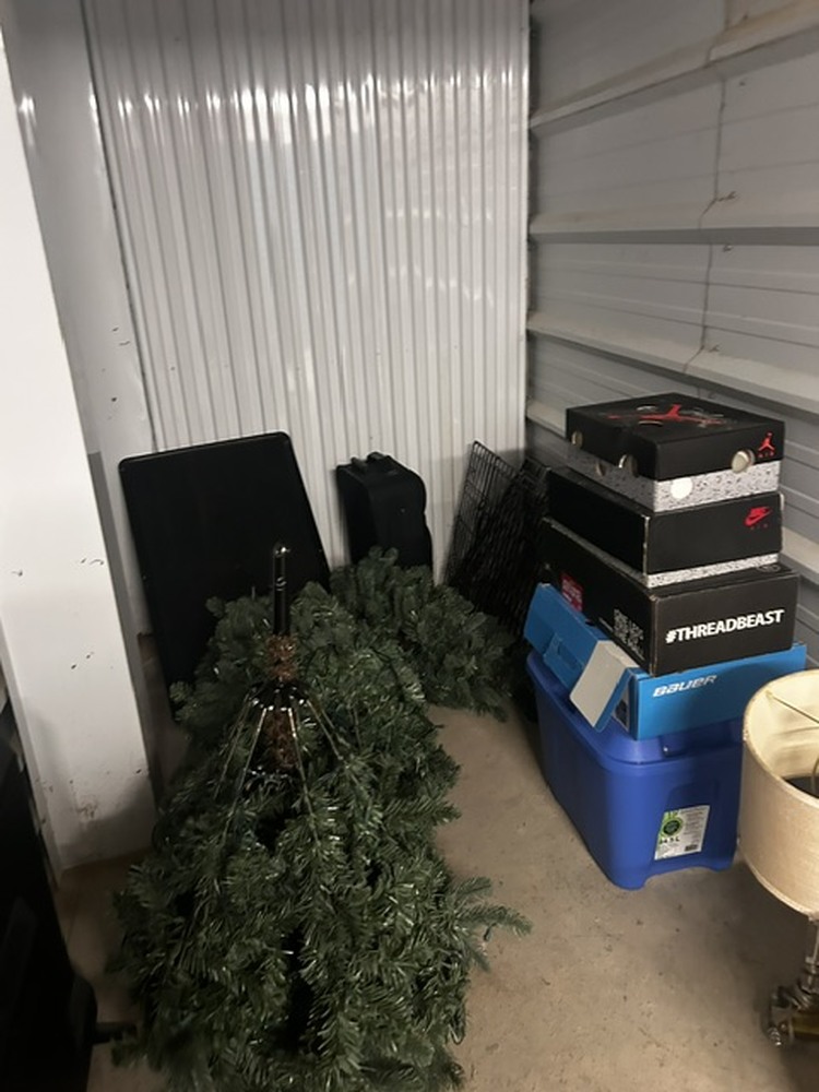 3032 -StorageMart  Ajax  auction IB-7258 40