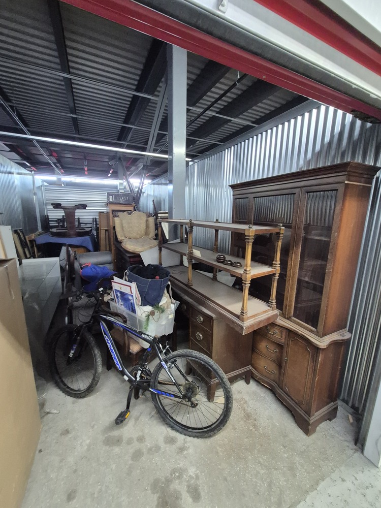 XYZ Storage - Laird  auction IB-9892 10