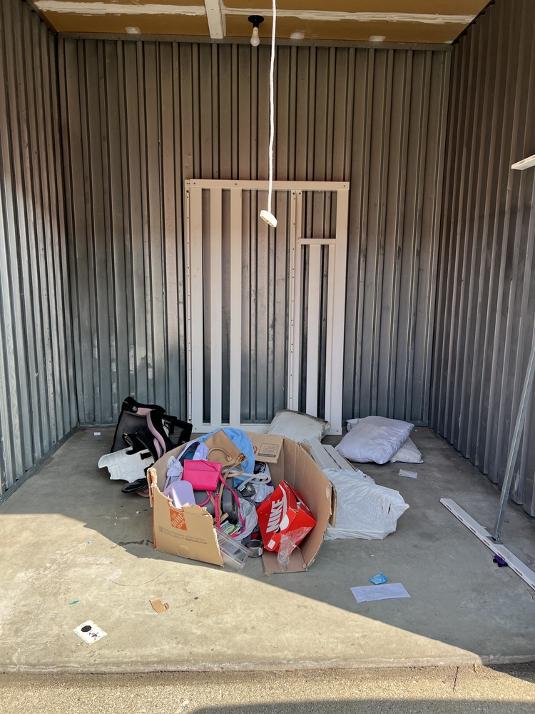 1-800 Stow & Go Self Storage  auction IB-2589 10
