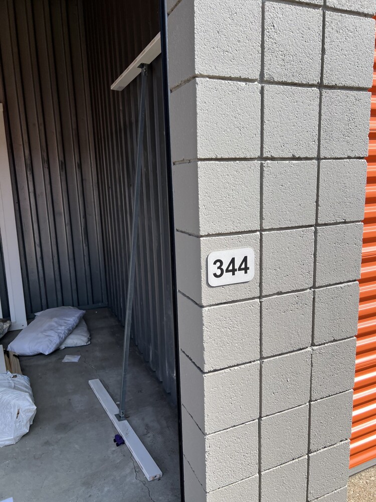 1-800 Stow & Go Self Storage  auction IB-2589