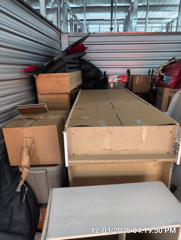 Storage of Barton St  auction IB-5357