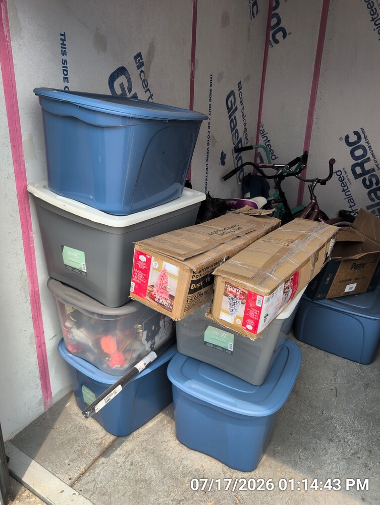 Storage of Barton St  auction IB-2152 20