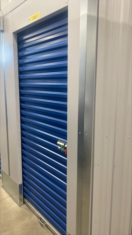 Montreal Mini-Storage - Sauve  auction IB-5690 10