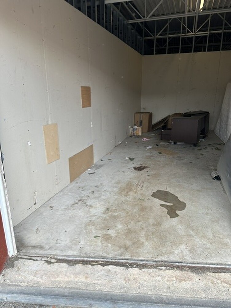 3102 - StorageMart St-Leonard  auction IB-4921