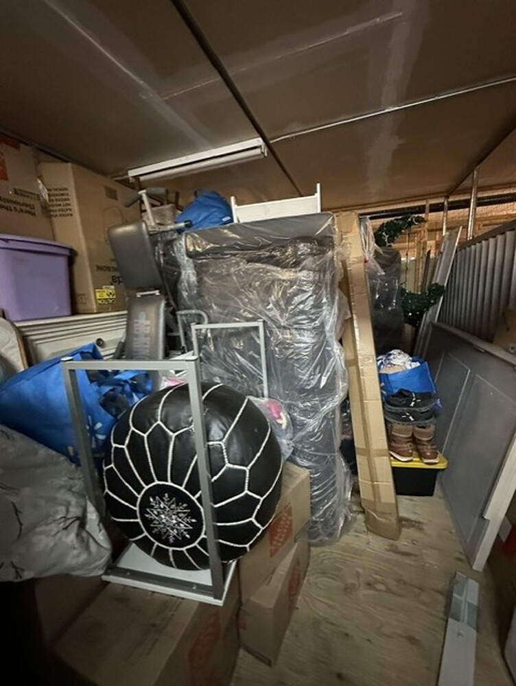 3102 - StorageMart St-Leonard  auction IB-9108 50