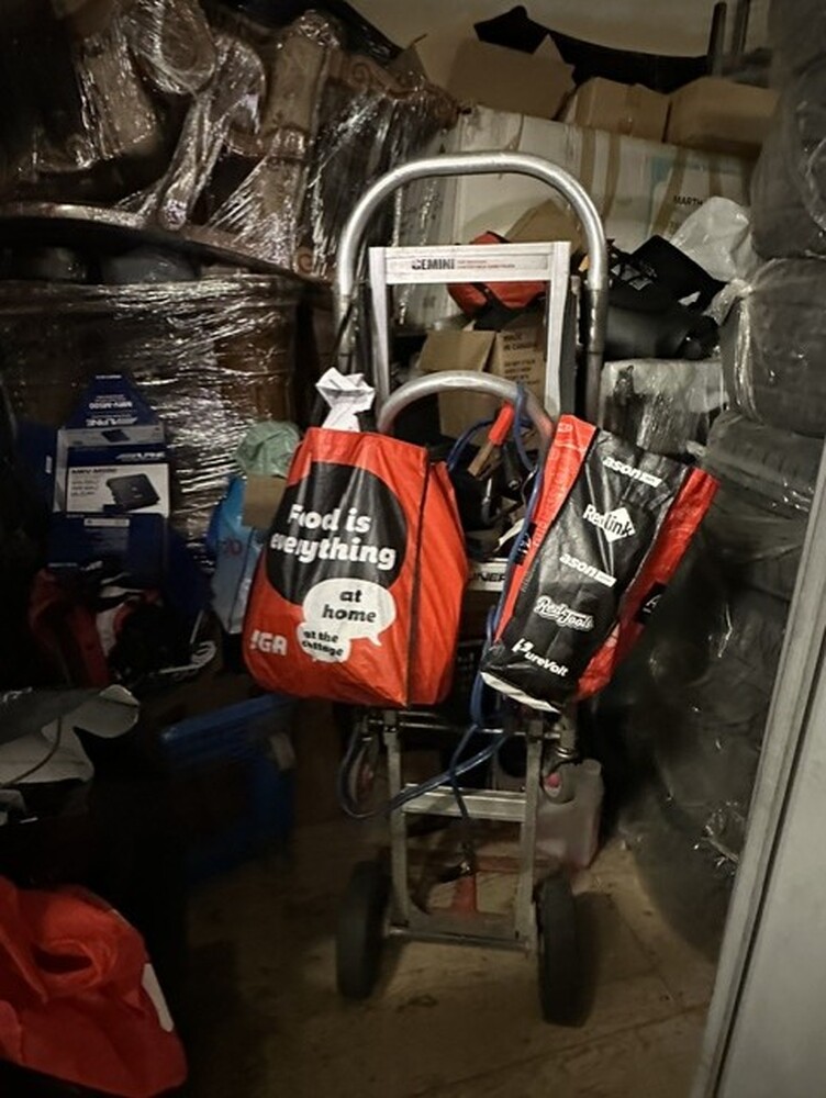 3102 - StorageMart St-Leonard  auction IB-9777